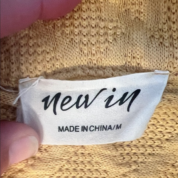 **Shacket**Women's Gold/Yellow Quilted Shirt Jacket - Picture 2 of 4